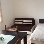 דירה Stonel וליקו טורנובו